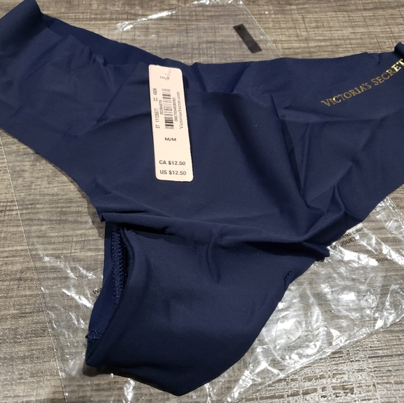 SEXY ILLUSIONS BY VICTORIA'S SECRET No-Show Thong Panty - Picture 4 of 4